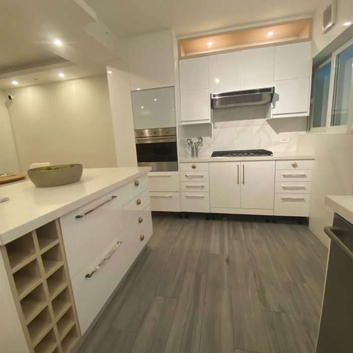 Cocina-modular-en-Melanina-Hidrofuga-Blanca-Brillo-(1)