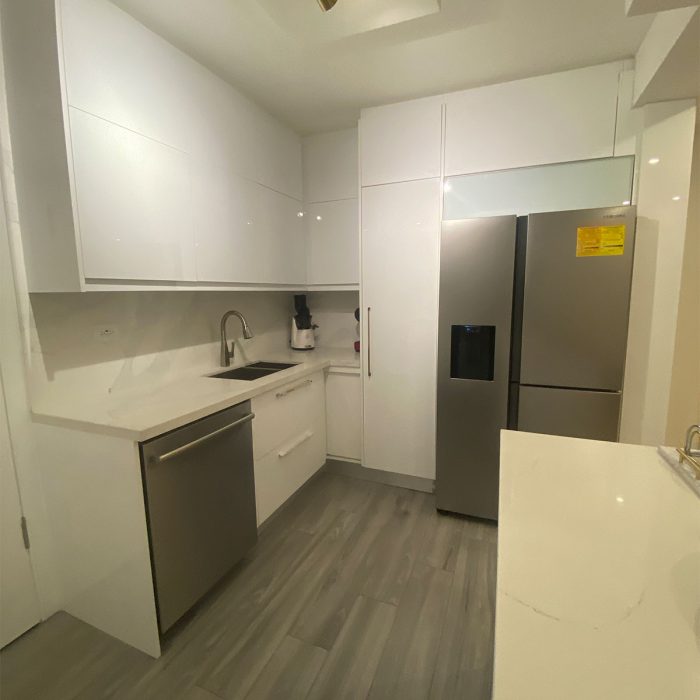 Cocina-modular-en-Melanina-Hidrofuga-Blanca-Brillo-(3)